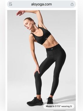 ALO airlift line up  bra and Leggings M